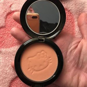 MAC Hello kitty Tahitian Sand Blush